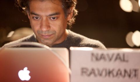 Naval Ravikant: seu primeiro negócio foi a Epinions.com, criado em 1999, um fórum na internet de críticas e opiniões sobre produtos, algo não tão comum na época. Foto: Launch Conference