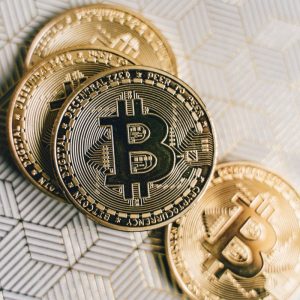 Muitos investidores de criptomoedas não sabem o que estão comprando, diz dirigente do BoE