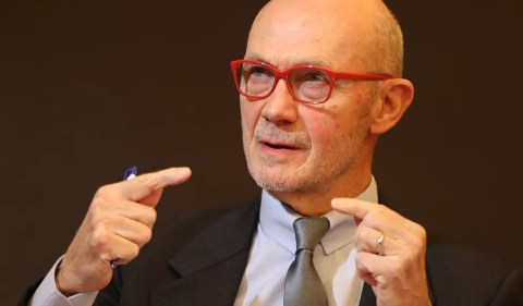 Pascal Lamy: “É preciso que a economia brasileira diversifique sua produção para assegurar no longo prazo valor agregado. O verdadeiro valor é que vai criar emprego, usando a base natural de que dispõe” — Foto: AP Images