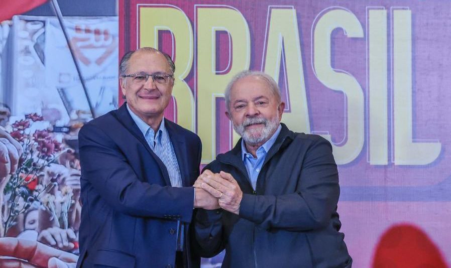 Valorizado por Lula na TV, Alckmin ganha força na área econômica da campanha