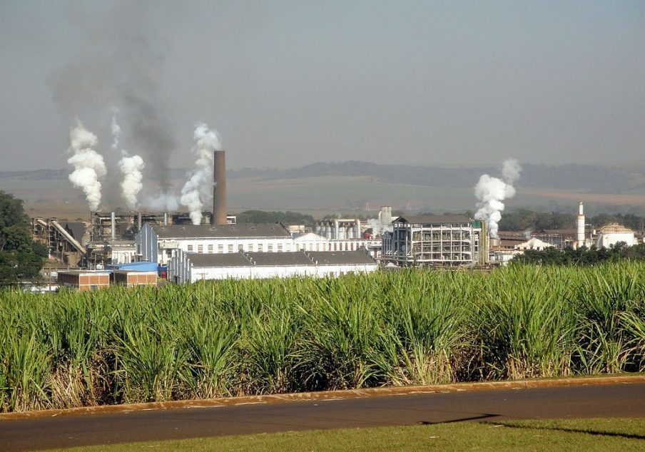 Foto de uma usina da sucroalcooleira São Martinho (SMTO3), cujas ações no Ibovespa lideraram o bloco de altas do índice na semana entre 10 a 14 de junho de 2024