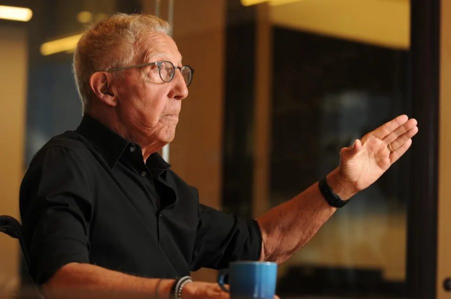 Abilio Diniz vê fim de tensão após eleições e não crê em guinadas
