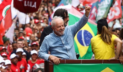 O presidente Luiz Inacio Lula da Silva durante campanha; como foram seus primeiros 30 dias de governo? - Foto: REUTERS/Carla Carniel
