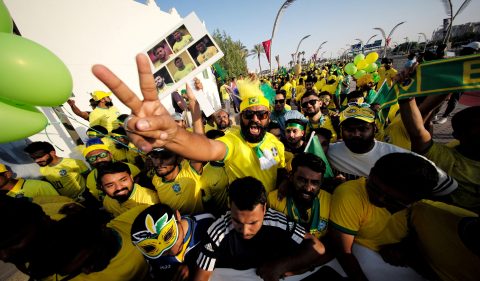 Copa do Mundo 2022: Torcedores do Brasil nas ruas de Doha, no Catar. Foto: Hamad I Mohammed/Reuters