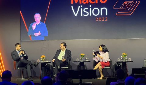 O que esperar do novo governo: Zambeli, analista-chefe do JOTA, Garman, diretor consultoria Eurasia, e Raquel Landim, comentarista da CNN Brasil, em evento do Itau-BBA, em São Paulo