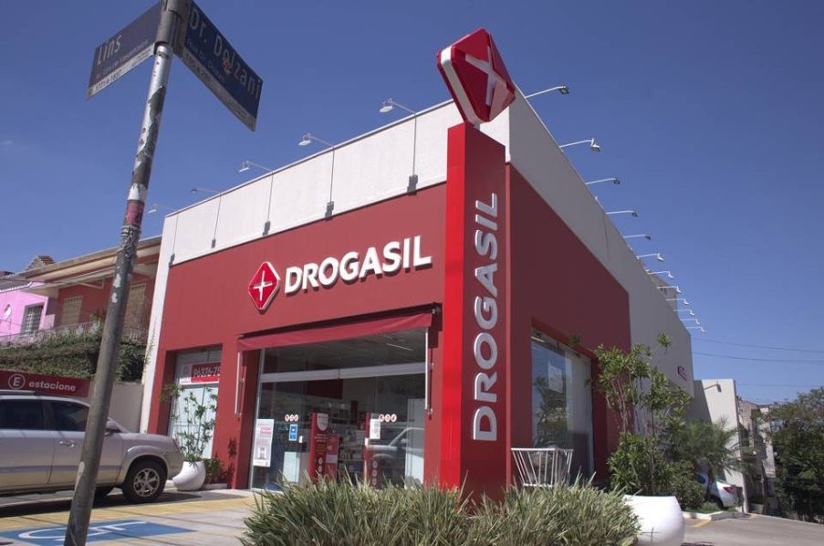 O que dizem os analistas sobre as ações da Raia Drogasil (RADL3)? Elas estão caras?