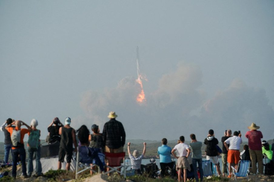 Starship, foguete da SpaceX, de Elon Musk, explode no ar minutos após lançamento nos EUA