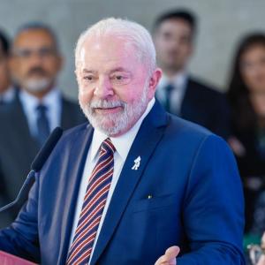 Lula visita emirado de Abu Dhabi em busca de acordos e investimentos