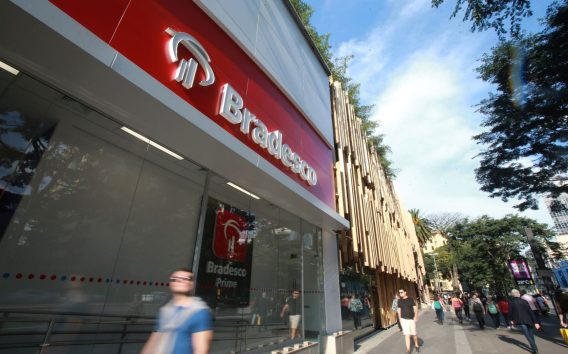 Foto de uma agência do Bradesco (BBDC4), cujas ações são recomendadas pelo Itaú BBA