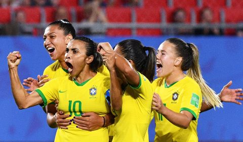 Emoção e dedicação dentro do campo e no bolso - Foto: Divulgação / CBF