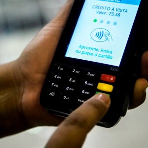 Transferência do saldo devedor e transparência da fatura: novas regras do cartão de crédito passam a valer em 1º de julho