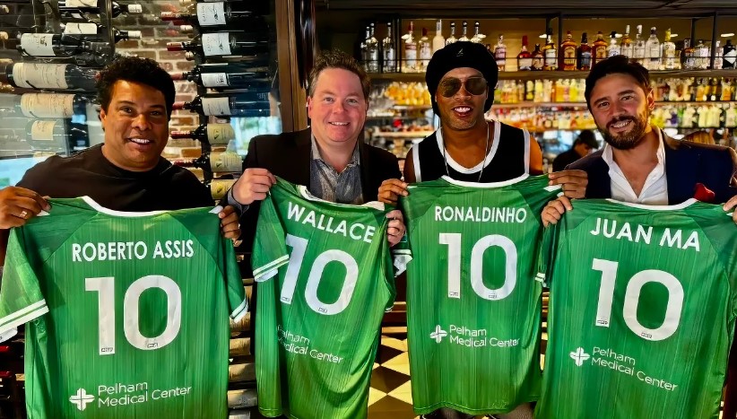 Ronaldinho Gaúcho se torna sócio de clube de futebol da terceira divisão dos Estados Unidos