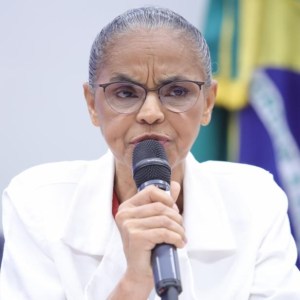 Marina Silva bate-boca com deputados bolsonaristas em audiência na Câmara