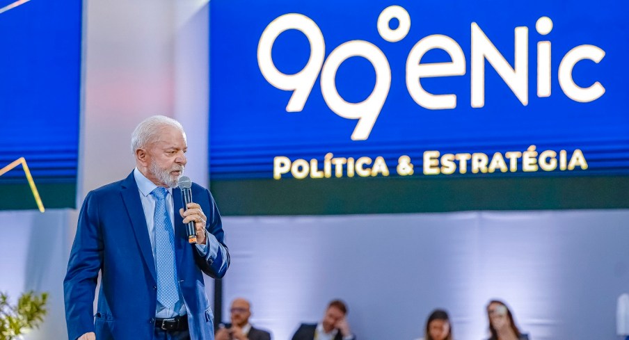 Lula diz que não faltará crédito para construção civil