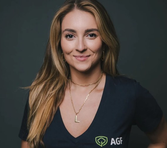 Foto de Louise Barsi, filha de Luiz Barsi Filho, megainvestidor da bolsa de valores com método para investir em ações