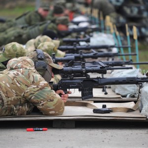 Reino Unido e França assumem liderança militar na Europa em meio à tensão com a Rússia
