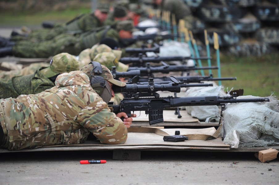 Reino Unido e França assumem liderança militar na Europa em meio à tensão com a Rússia