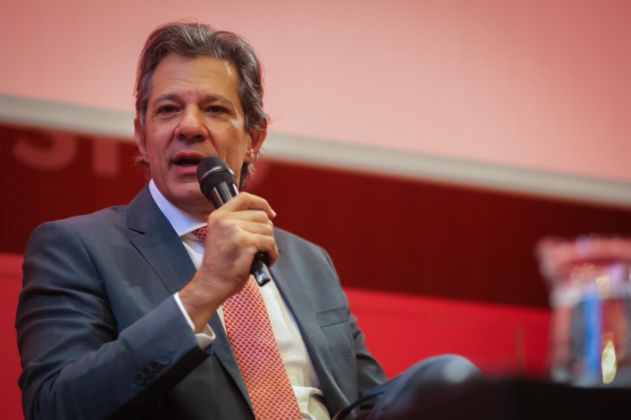 Haddad sobre tarifaço: ‘Coisas mudam a cada 24 horas’ e Lula recomendou ‘muita prudência’