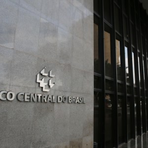 Governo tem superávit primário de R$ 1,09 bi em março