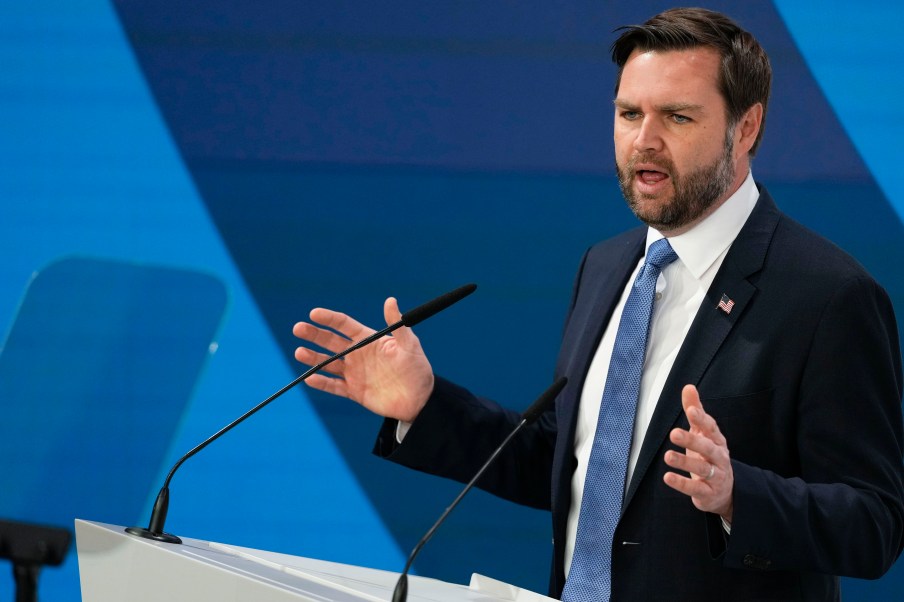 Vice-presidente dos EUA: governo Trump quer reequilibrar o comércio mundial