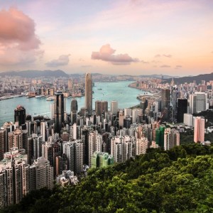 Hong Kong interrompe envio de mercadorias aos EUA