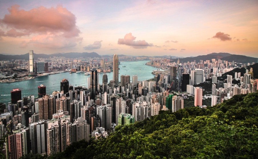 Hong Kong interrompe envio de mercadorias aos EUA