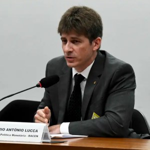 Gestão Galípolo no BC quer discutir limites para crédito subsidiado e investimentos isentos de IR