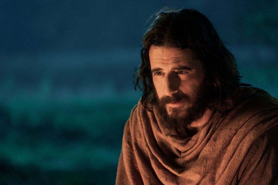 Jesus (Jonathan Roumie) em cena de "The Chosen". Foto: Divulgação.